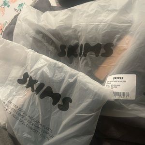 Skims soft smoothing leggings
